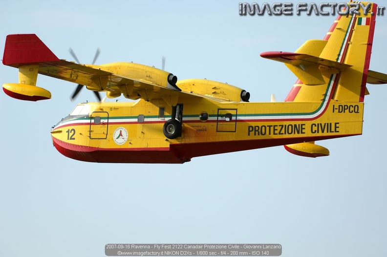 2007-09-16 Ravenna - Fly Fest 2122 Canadair Protezione Civile - Giovanni Lanzano.jpg